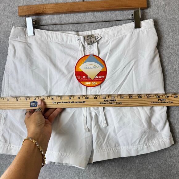 NWT L.L.Bean Shorts Women’s White UPF 50 Casual Coastal Athletic Sun Protection - Picture 6 of 13